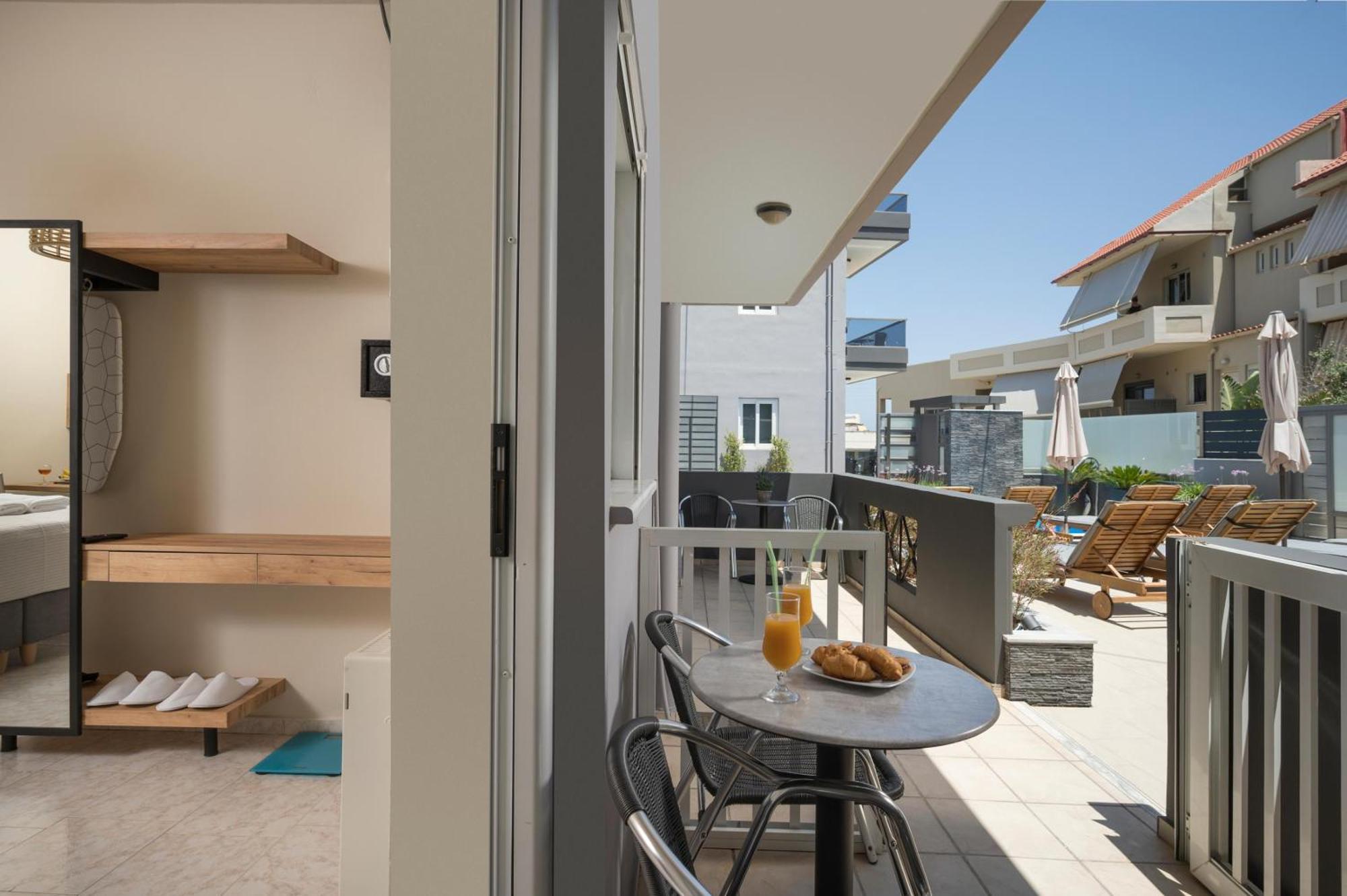 Sun Ray Luxury Apartments Agia Marina  Room photo