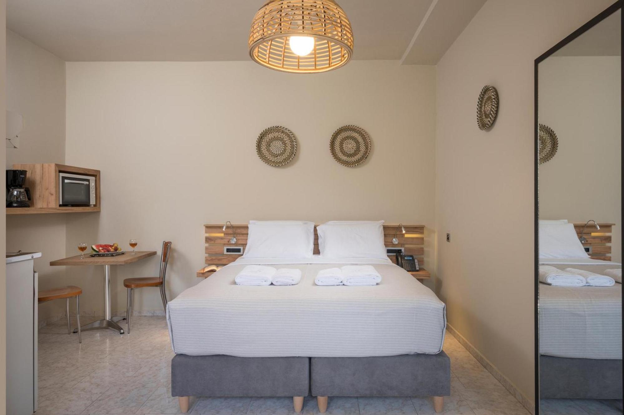 Sun Ray Luxury Apartments Agia Marina  Room photo